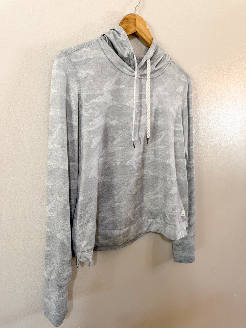 Vuori | Like New Halo Essential Pale Heather Camo Hoodie - Picture 3 of 9